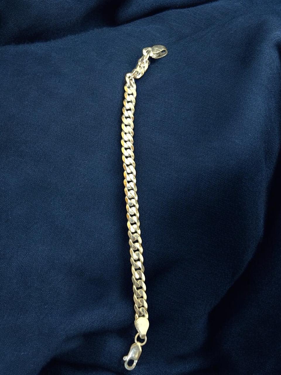 Traditional Bracelet with Chatai design