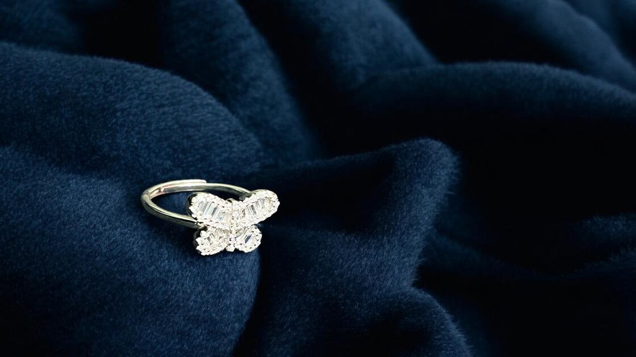 Butterfly ring