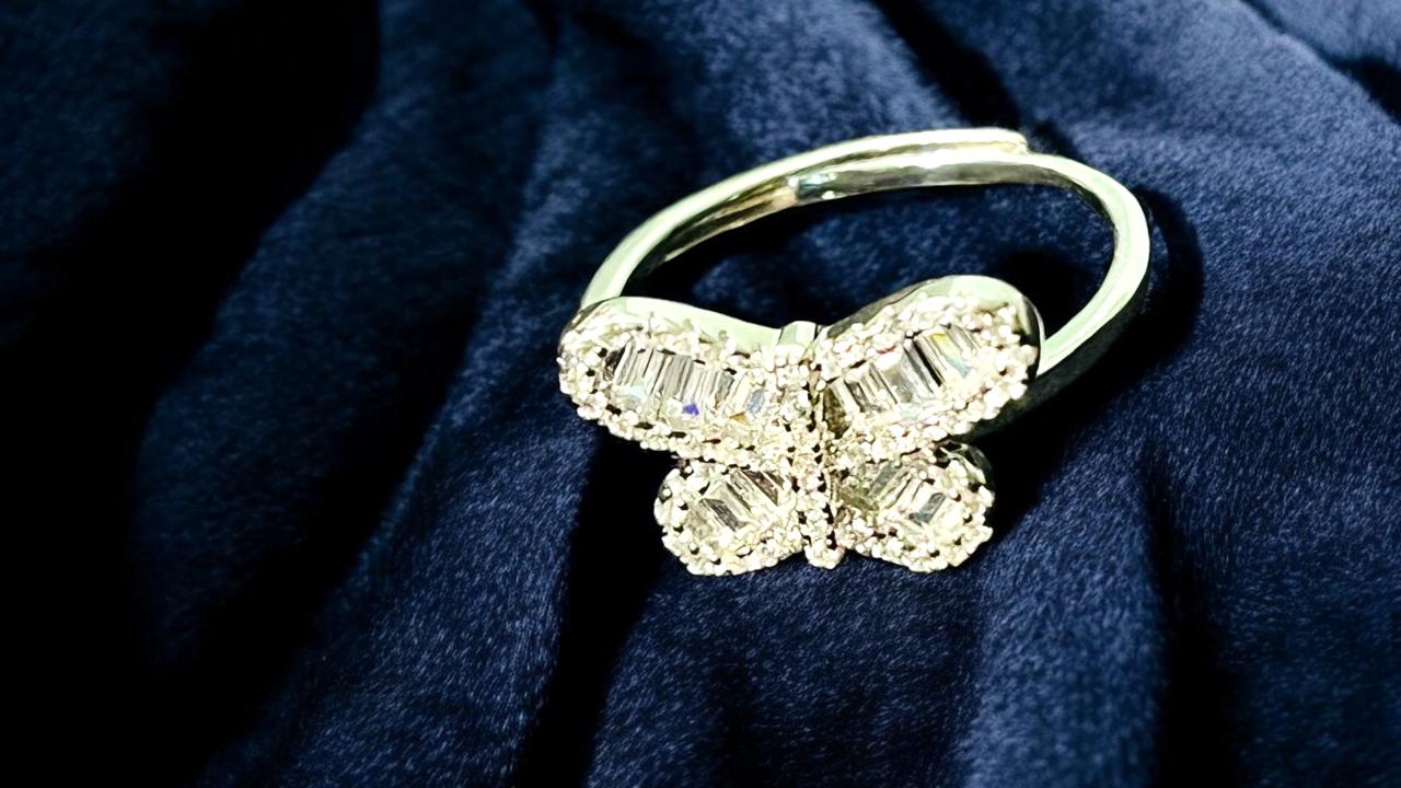 Butterfly ring