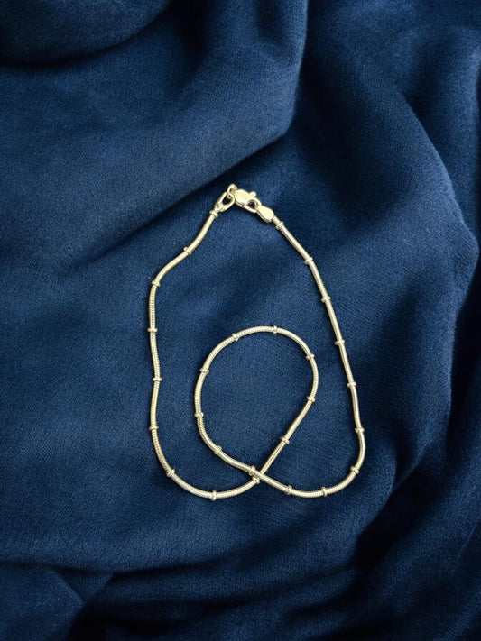 Baby Chain with constant beads in middle
