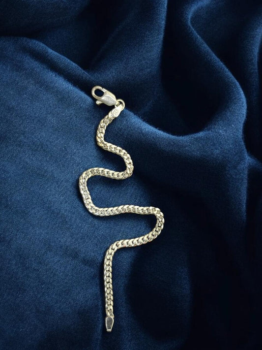 Thin Silver Chain in Traditional Chatai Design
