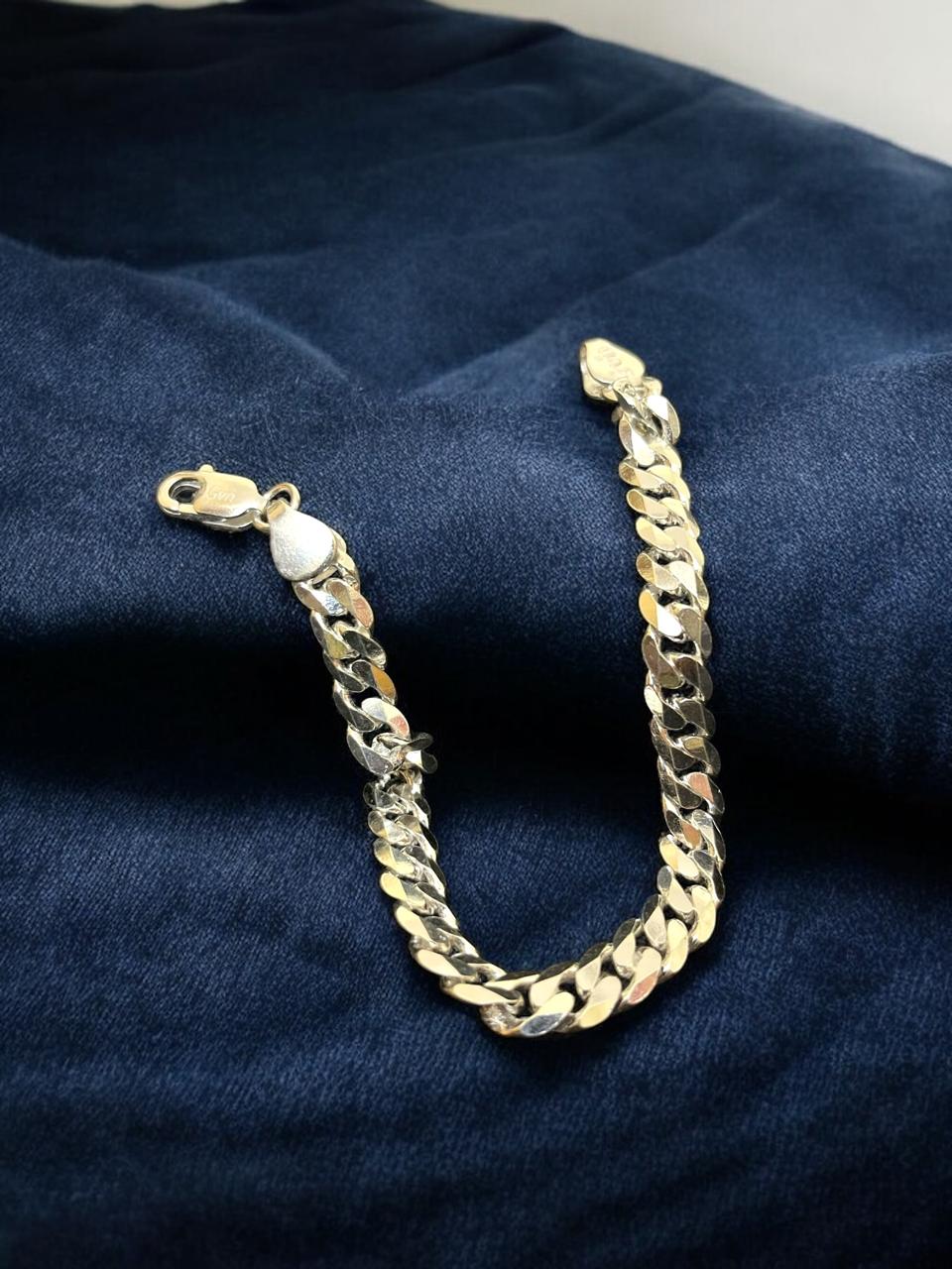 Traditional Bracelet with Chatai design